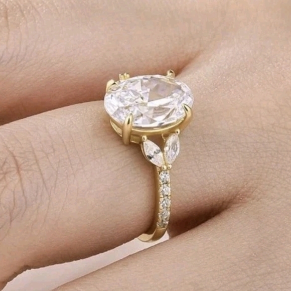 Maxine 3.5 Carat Oval Cut Engagement Ring 925 Silver Cubic Zirconia Gold Ring - Picture 5 of 12